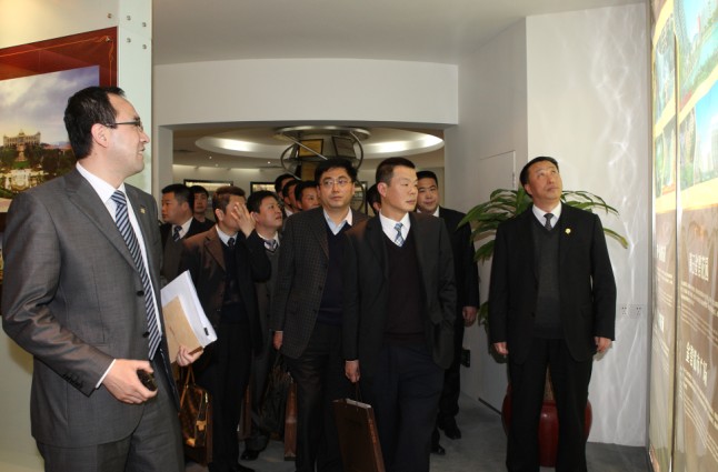 会议期间,深圳建设集团董事长王忠明进行了代表发言,表达了对公司